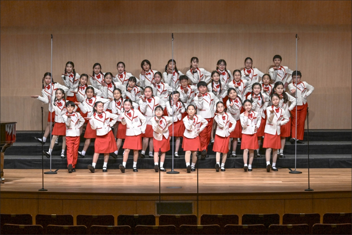 首尔市少年少女合唱团。 =斗山熊队。