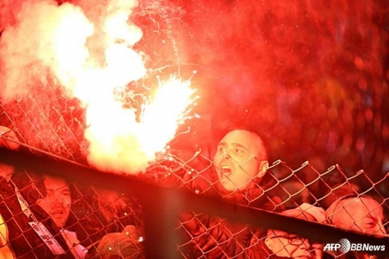Bosnia and Herzegovina spectators are bursting with blood after the 2026 FIFA North-China World Cup European regional playoff pass A final match in Bosnia and Herzegovina on the 1st (Korea time). /AFPBBNews=News1