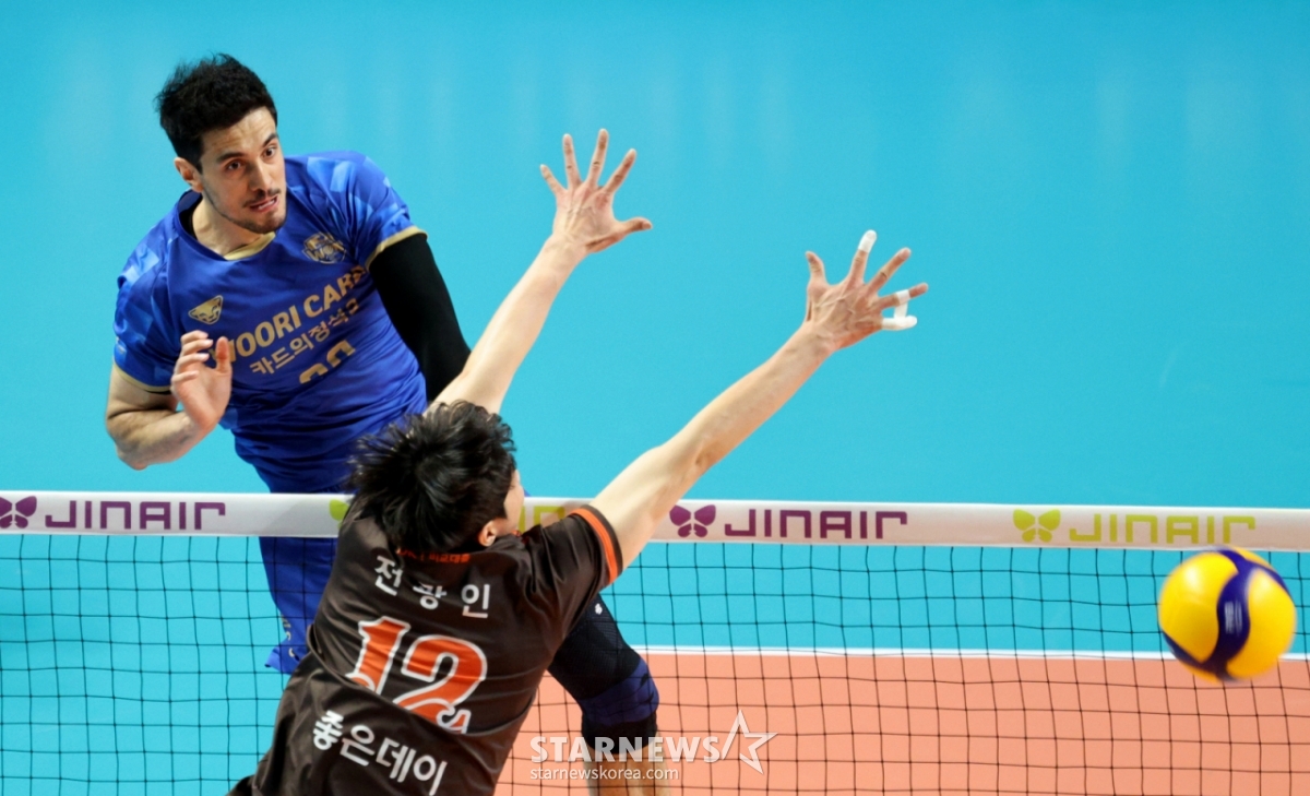 Our Araujo (left). /Photo = Senior Reporter Kang Young-jo