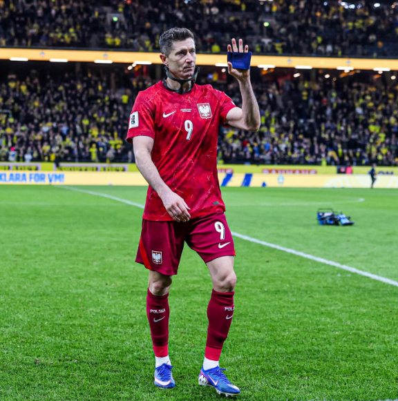 国家代表引退を暗示した伝説的な攻撃手、ロベルト·レワンドフスキ。 /写真=ロベルト·レヴァンドフスキ 個人社会関係網サービス(SNS)