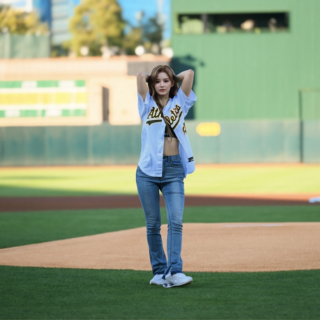 在2025赛季的竞技比赛中，雪允作为开球者出场。 =照片=体育情报。