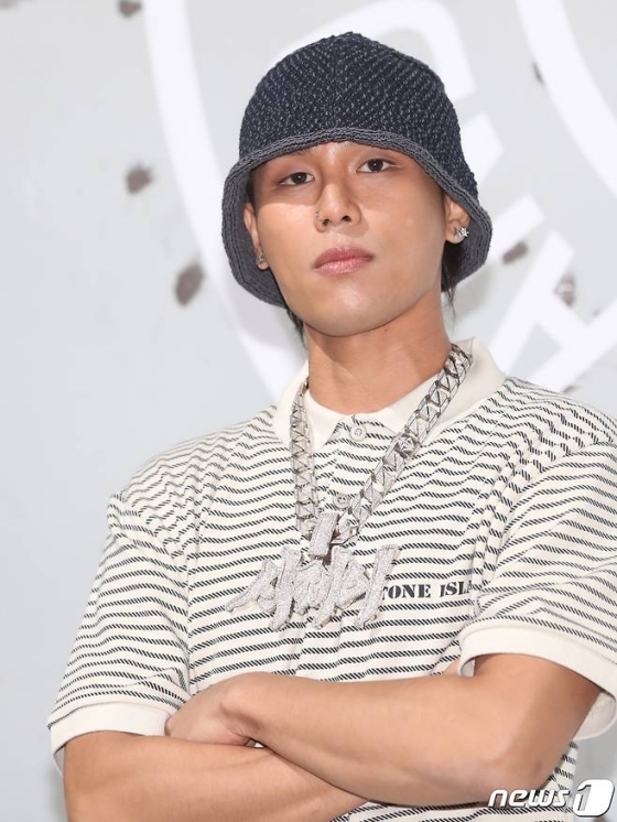 =说唱歌手sik-k。