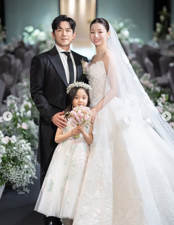 /Ảnh = Tài khoản cá nhân của Lee ARMY