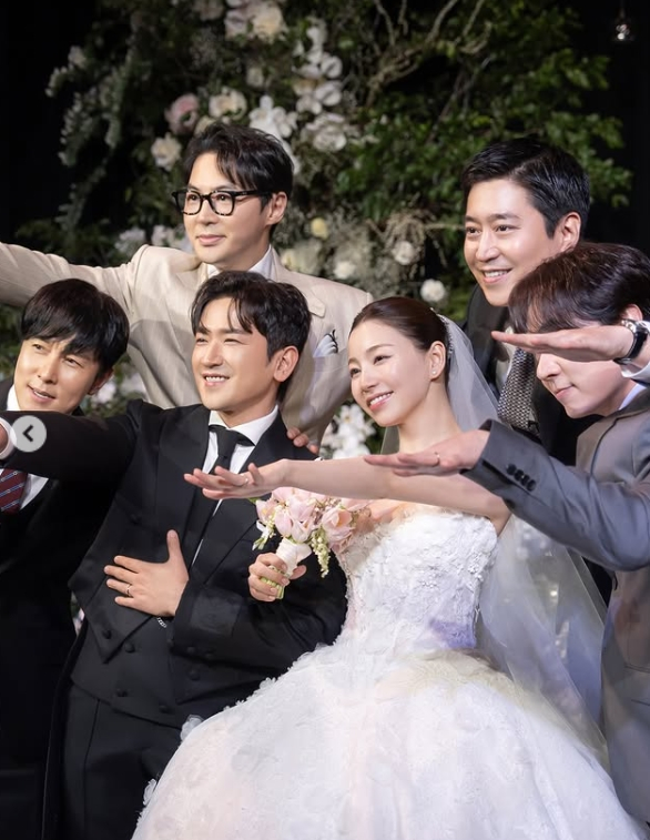 /Ảnh = Tài khoản cá nhân của Lee ARMY