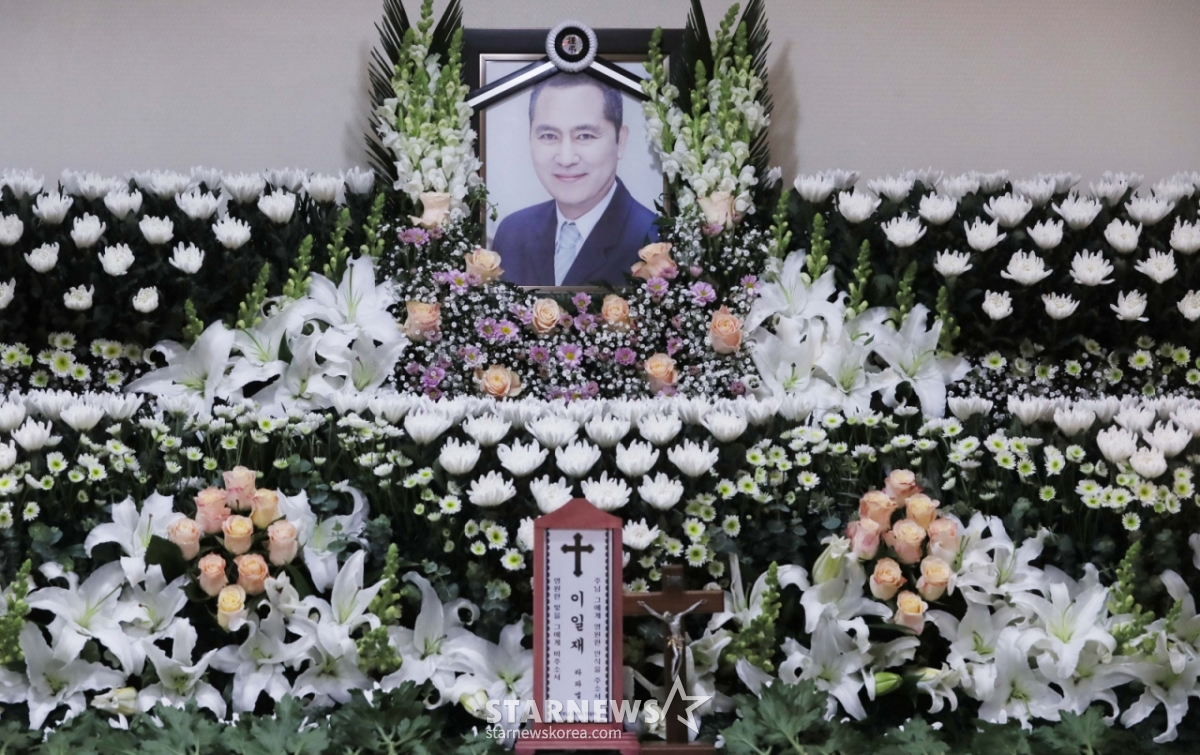 &nbsp;5日,与肺癌抗争后去世的演员李日宰的灵堂设在首尔瑞草区天主教大学首尔圣母医院。 享年59岁。 出殡时间是7日上午8时30分，墓地是龙仁天主教公园。 =照片=共同采访团。