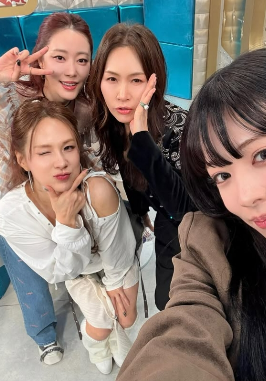 =照片:蔡妍的SNS。 