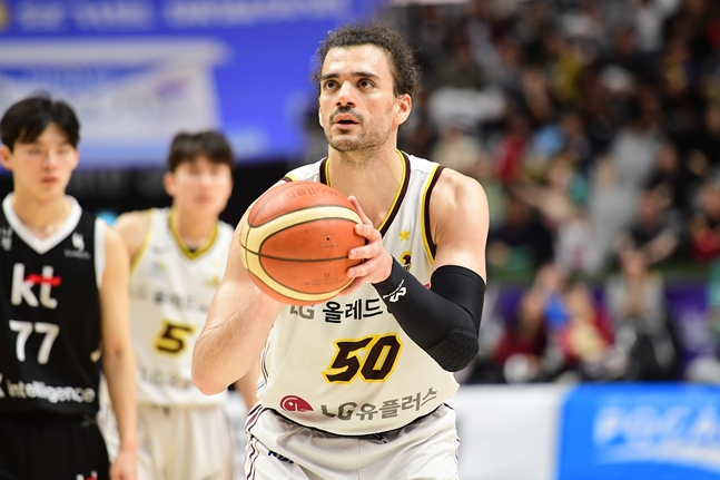 Maray played double-double. /Photo = KBL