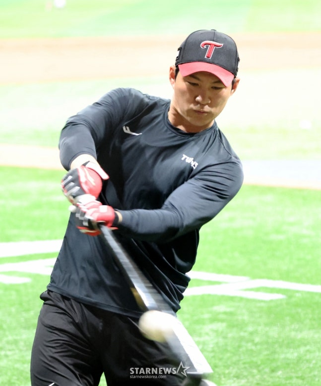 Oh Ji-hwan đang tập trung huấn luyện đánh bóng trước trận đấu với Kium vào ngày mùng 3. /Ảnh = Phóng viên cao cấp Kang Young Jo