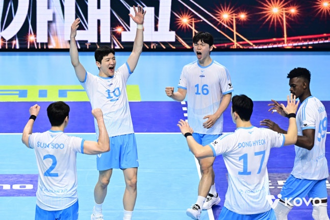 Các cầu thủ Korean Air vui mừng. /Ảnh = KOVO cung cấp