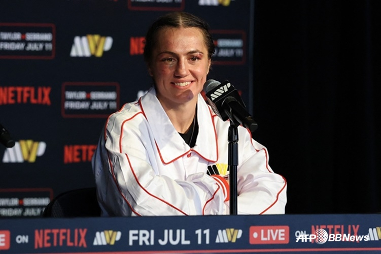 艾丽·斯科特尼。 =法新社BBNews=新闻1。