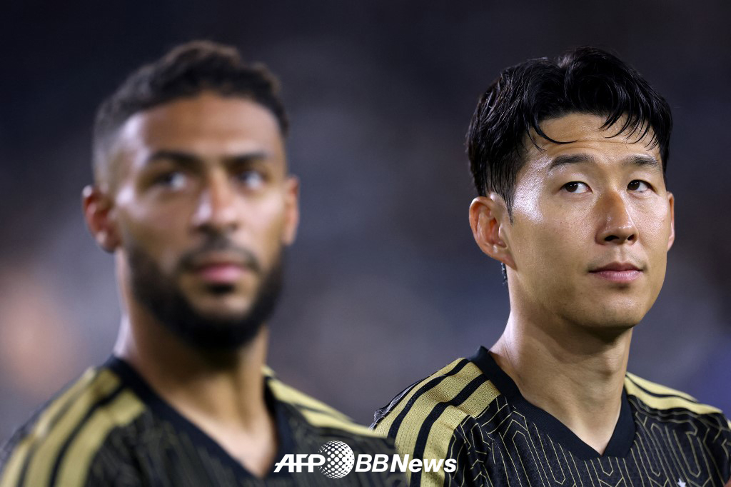 LAFC Son Heung-min (right) and Deene Vuanga. /AFPBBNews=News1