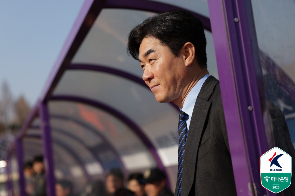仁川联合队主教练尹正焕。 =图为，韩国职业足球联盟提供。