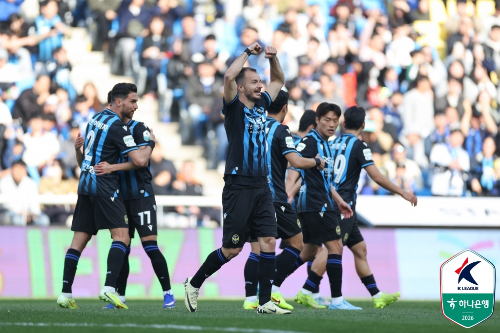 Incheon United Mugosa is celebrating the goal after scoring a goal in the 6th round of Hana Bank's K League 1 2026 match against Gimcheon Sangmu at Incheon Football Stadium on the 5th. /Photo = Courtesy of the Korea Professional Football League
