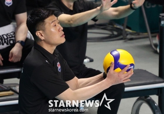 =照片=金镇京。