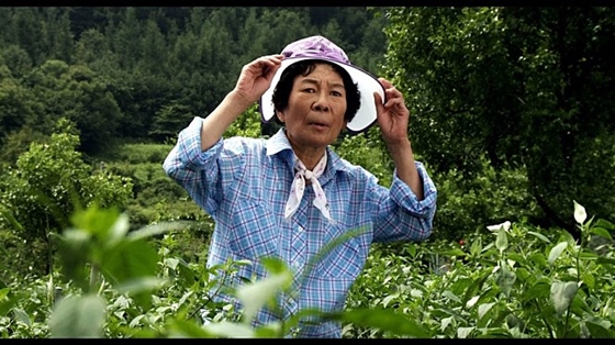 =已故演员金镇九/照片:电影《奶奶是一年级》的剧照。