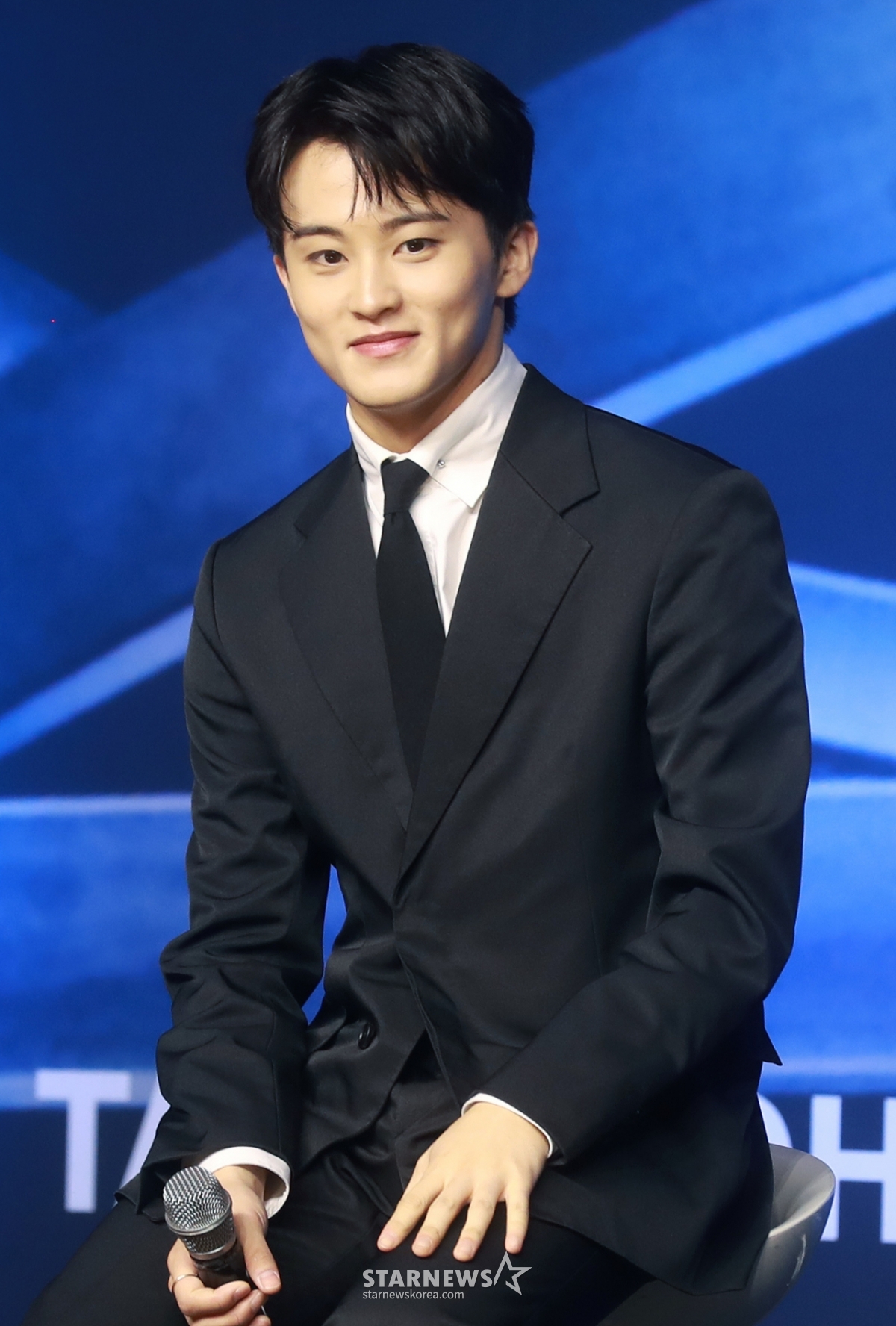 Sáng 6/5, nhóm nhạc NCT 127 Mark đang tham dự buổi họp báo phát hành full album vol.5 Fact Check tại khách sạn Conrad ở Yeouido, Seoul. /2023.10.06 /Ảnh = Lee Dong Hoon