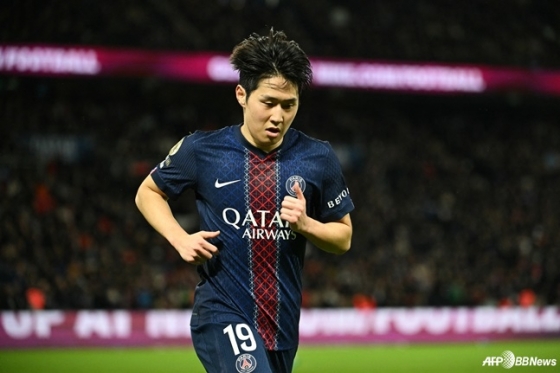 Lee Kang-in during the 23rd round of the French League in the 2025-2026 season at the Parc des Princes in Paris, France. /AFPBBNews=News1