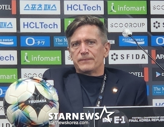 '한국 4-1 격파→충격 경질→축구협회 저격' 국가대표 감독, 분노의 소신 발언 "트집 잡기 멈춰라... 차라리 떠나겠다"