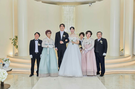 Short box "Long-term relationship" / Photo courtesy = Metacomedy