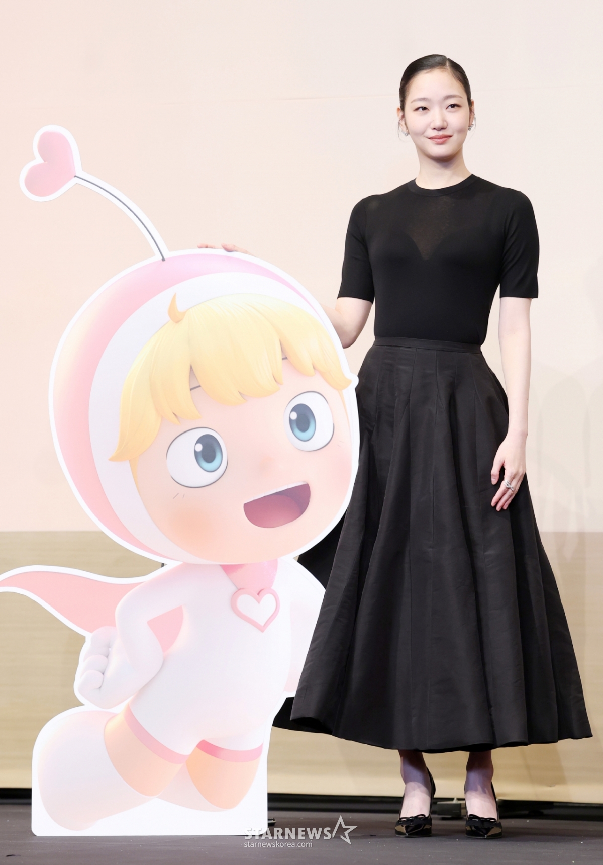 Actor Kim Go-eun poses at the production presentation of the TVing drama "Yumi's Cells Season 3" held at The Link Hotel in Guro-gu, Seoul on the 7th. /2026.04.07 / Photo = Kim Hwi-seon hwijpg@