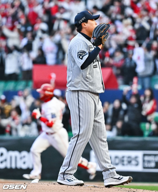 SSG 최정이 인천에서 한화 류현진을 상대로 역전 투런 홈런을 친 장면