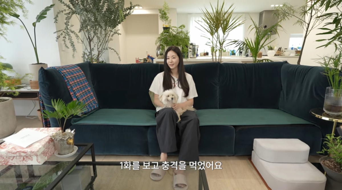 "알몸 체중 측정"..48세 김사랑, 모닝 루틴 공개 '눈길'