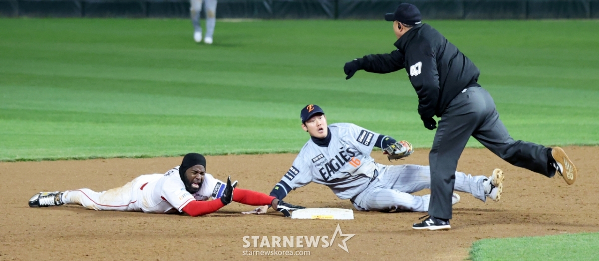 [포토]'에레디아 잡았다!' 하주석