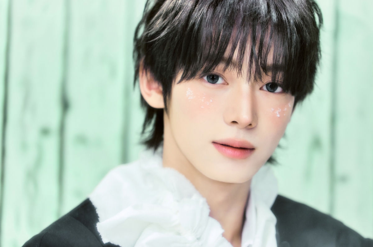 /Photo = Pledis Entertainment (HYBE)