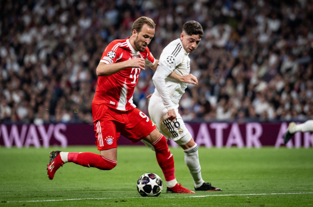 哈里·凯恩（左）和费德里科·巴尔韦德。 =照片=拜仁慕尼黑官方SNS收尾。