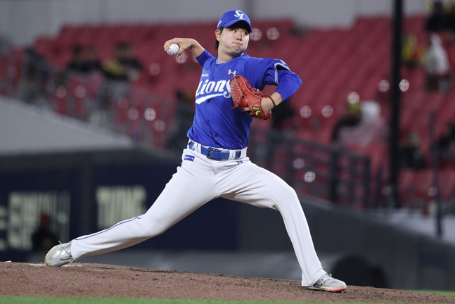 7日の試合で投球するチャン·チャンヒ。 /写真=三星ライオンズ