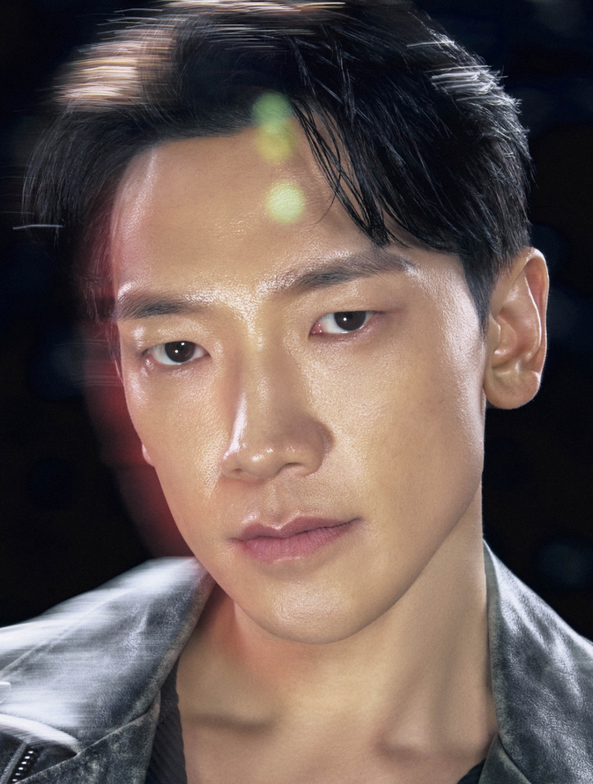 Ведущий актер второго сезона оригинального сериала Netflix «Охотники» Чон Джи Хун позирует для круглого интервью, которое состоялось 8-го числа. /Фото = Netflix 2026.04.08 /Фото = Ли Дон Хун Фотогуй@