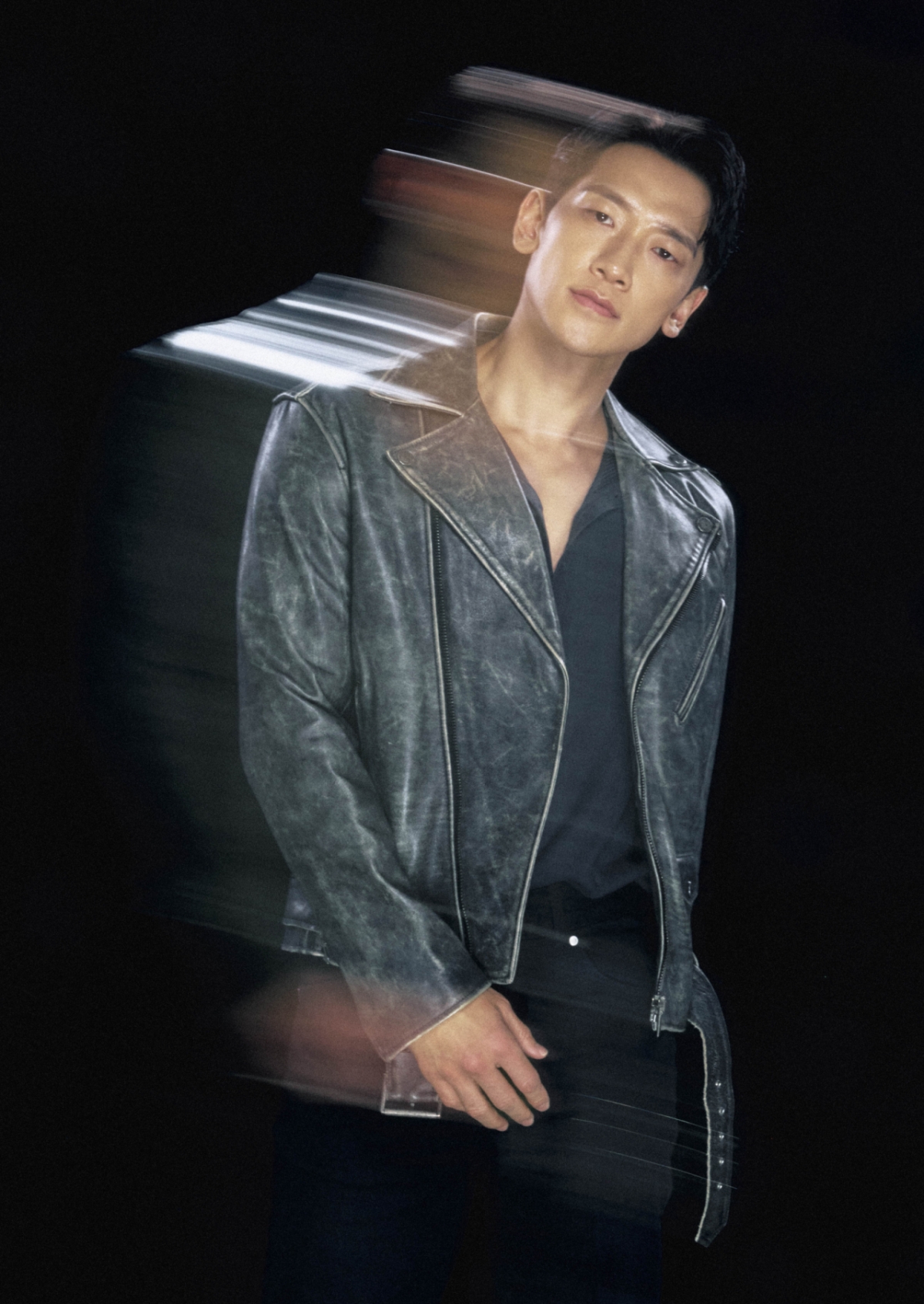 Diễn viên chính Jung Ji Hoon của loạt phim truyền hình gốc Netflix 'Những chú chó săn' mùa 2 đang tạo dáng cho buổi phỏng vấn vòng đấu được tiến hành vào ngày 8. /Cung cấp ảnh = Netflix 2026.04.08 /Ảnh = Photoguy@ Lee Dong Hoon