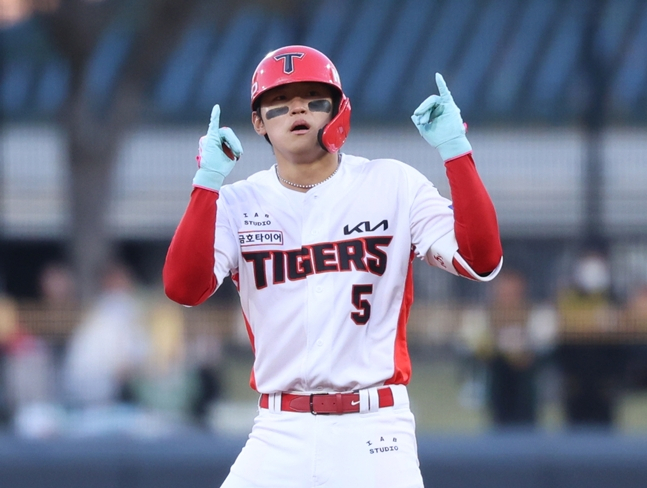 Kim Do-young is celebrating the match against Samsung on the 7th. /Photo = KIA Tiger