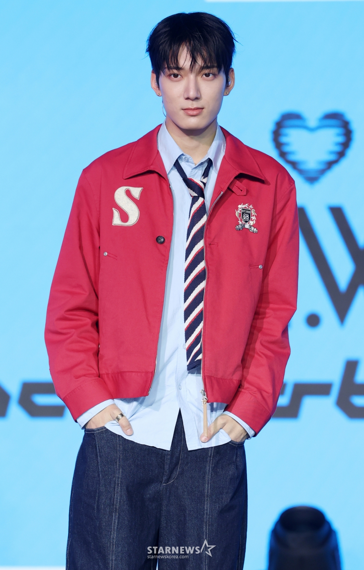 グループハーツウェーブのデインが8日、ソウル麻浦区の文化備蓄基地で行われた最初のミニアルバム「The First Wave」発売記念ショーケースでポーズを取っている。 /2026.04.08 /写真=キム·フィソン hwijpg@