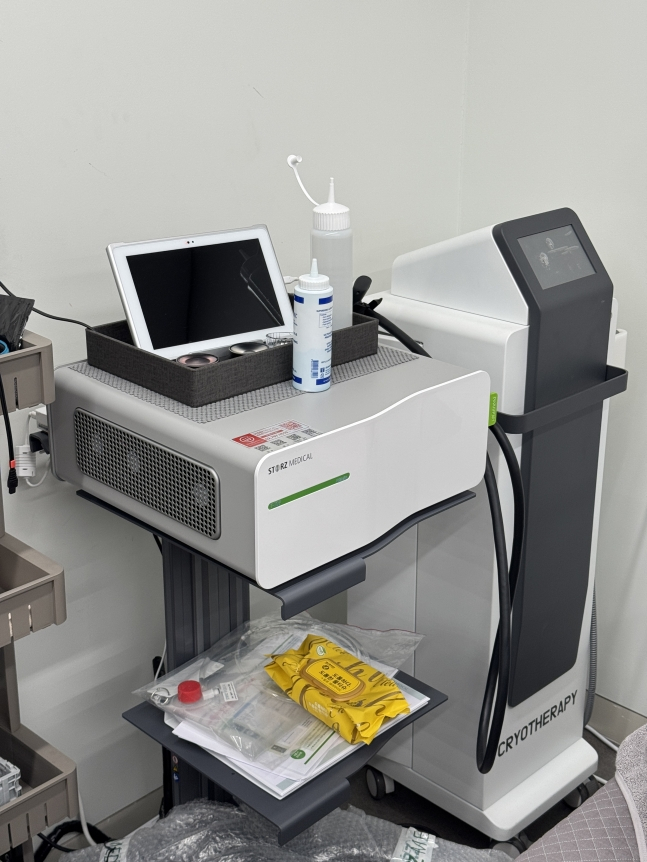 SSG's new shock wave treatment device in the first group. /Photo = Courtesy of SSG Landers