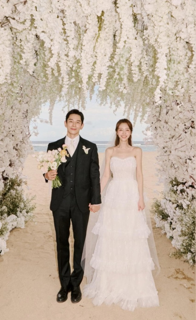 From left, Joowan and Min-ah couple / Photo = On Joowan Instagram