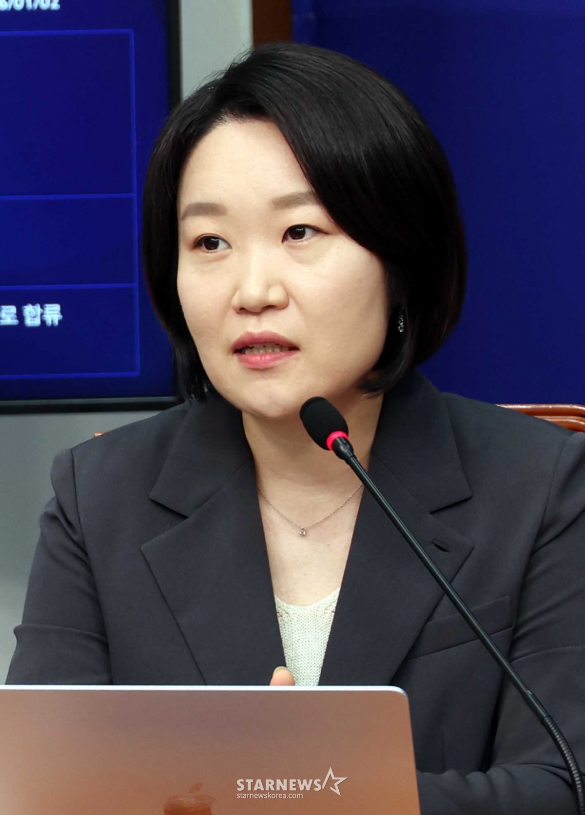 [Seoul = Newsis] Reporter Cho Sung Bong = 'Chuck!Rep. Lee So-young of the Democratic Party of Korea, who is in charge of the general manager of the Pledge Project, held at the National Assembly in Yeouido, Seoul on the morning of the 24th!He is making remarks at the 'Promise Project Launch Event'.2026.03.24. suncho21@newsis.com / Photo = Cho Sung-bong