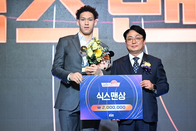 Eddie Daniel (trái). /Ảnh = Cung cấp KBL