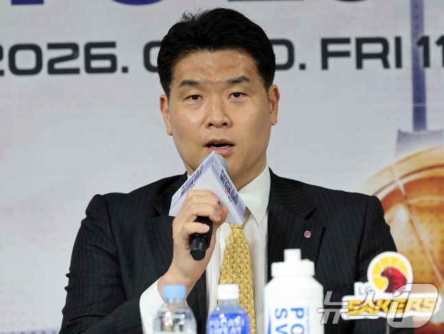 Тренер Сон Сан Хён посетил День СМИ KBL 10-го числа. /Фото = Новости 1