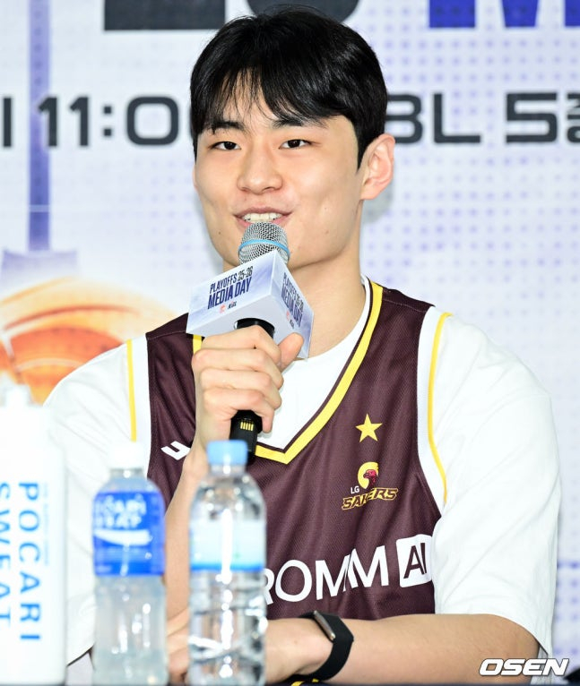 Органическая статуя LG в Чханвоне. /Фото = ОСЕН