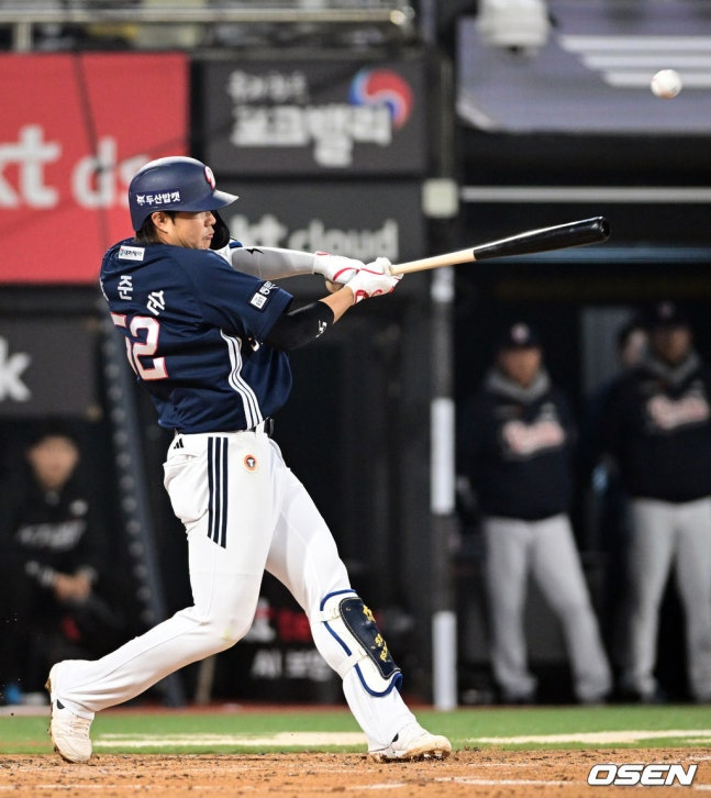 10日，斗山队的朴俊顺在水原KT Wizpark举行的2026新韩SOL KBO联赛常规赛客场比赛第3回合初，在1人出局2人在垒的情况下，击出了左翼线上1打点2垒打。 