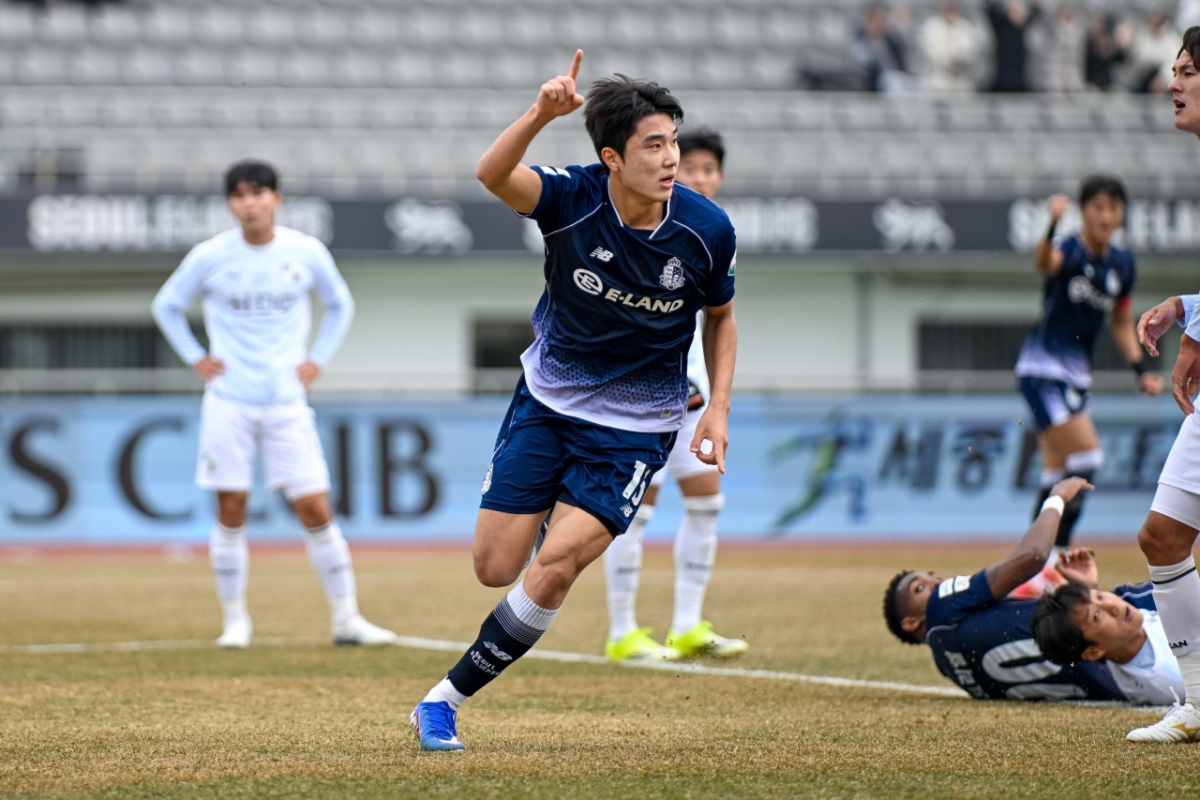 Seoul E-Land striker Park Jae-yong. /Photo = Courtesy of Seoul E-Land