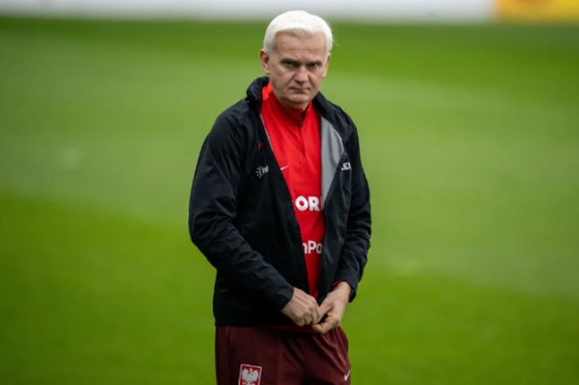 It's a check mask. /Photo = The Sun Source