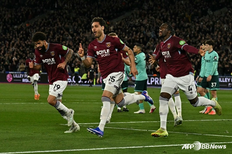 Happy West Ham players. /AFPBBNews=News1
