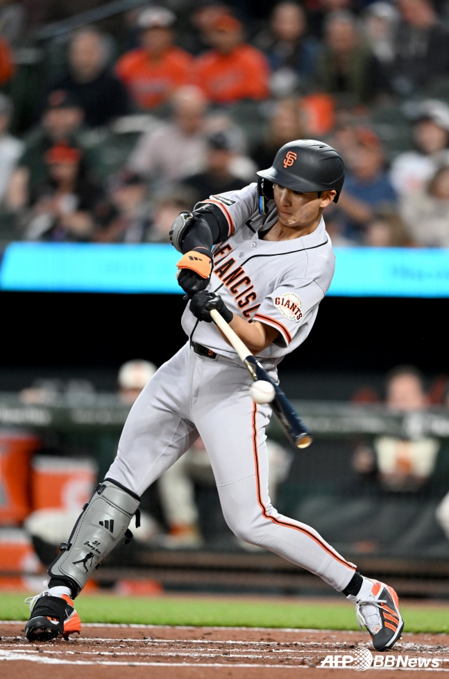Vào ngày 11 (giờ Hàn Quốc), Lee Jung-hoo của San Francisco đã đánh một cú home run ở gôn 2 với 2 người ở đầu hiệp 7 của trận đấu giao hữu với Baltimore ở Oriol Park at Camden Yards ở Baltimore, Mỹ. /AFPBBNews = Tin tức 1