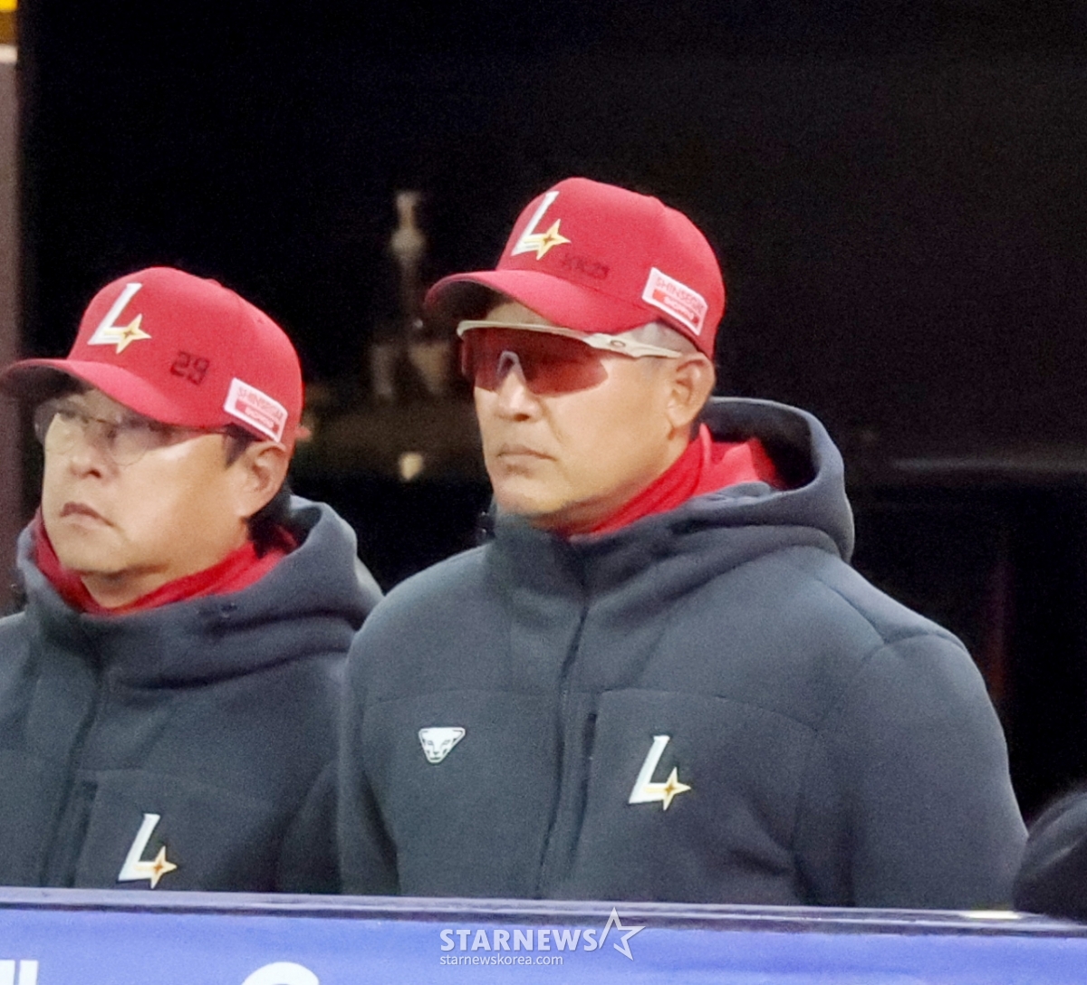 Landers coach Lee Sung-yong is focusing on the second half of the first game of the 2026 KBO League Hanwha Eagles and SSG Landers season at Landers Field on the 7th. 2026.04.07. /Picture = Standby for Emphasis 