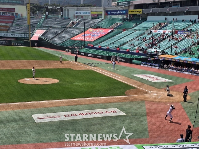 图为，2026新世界易买得杯决赛的风景。 =照片=金东润。