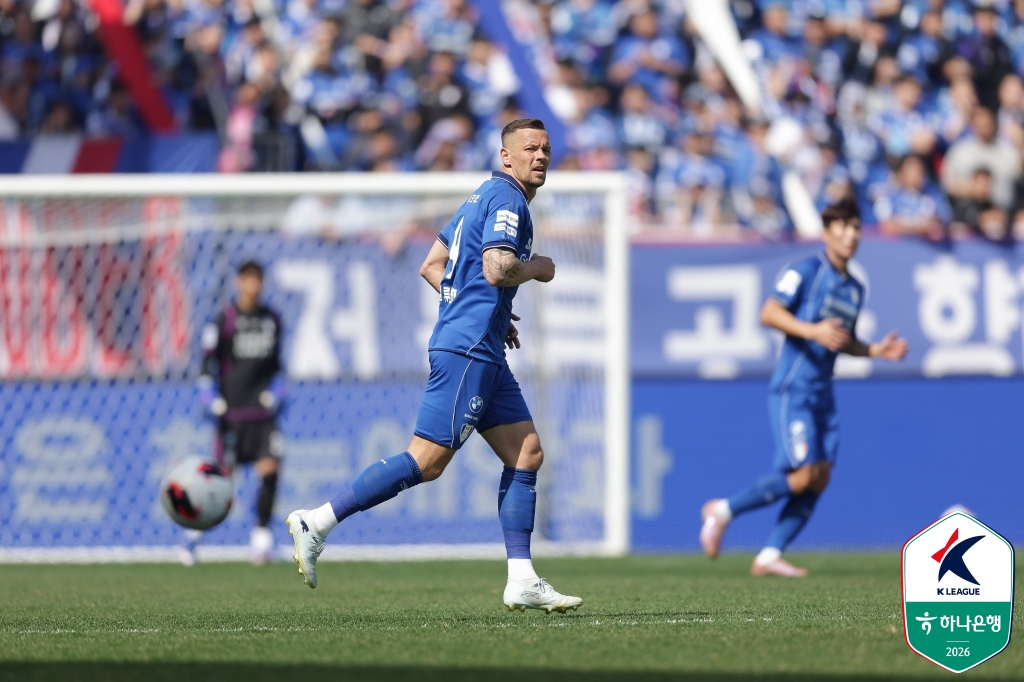 Suwon Samsung striker Ilyuchenko. /Photo = Courtesy of the Korea Professional Football League