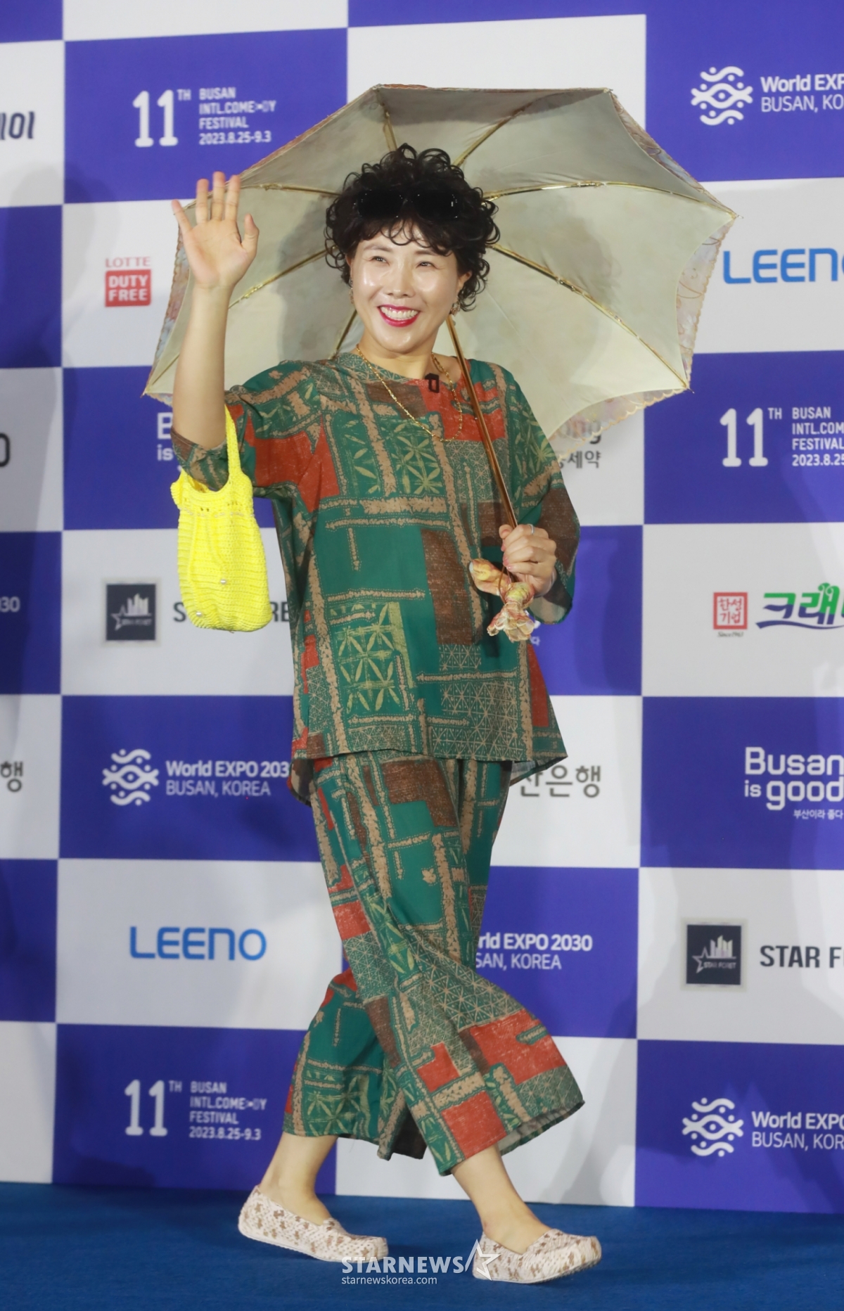 Comedian Shin Bong-sun poses at the 11th Busan International Comedy Festival (BICF) blue carpet event held at the Busan Cinema Center on the afternoon of the 25th./2023.08.25 / Photograph = Lee Dong-hoon