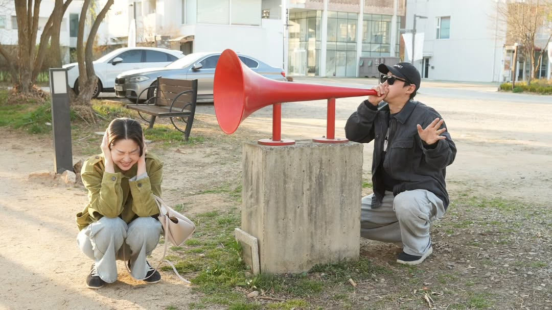 /Photo = Forward Instagram